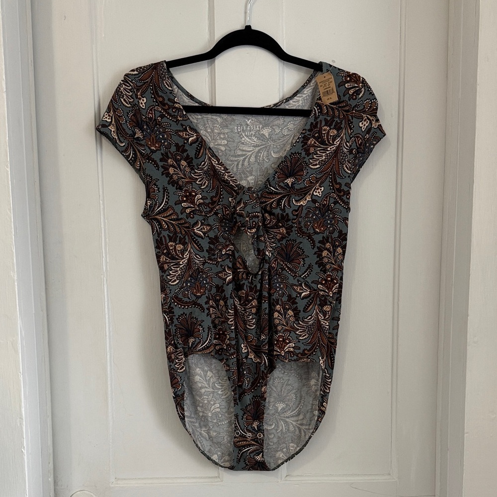 American Eagle Paisley/Floral Tie-Front Bodysuit